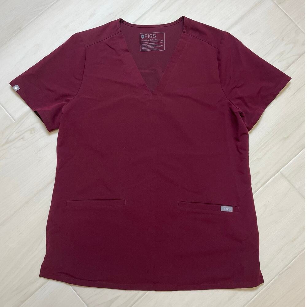 FIGS Casma Three Pocket Scrub Top